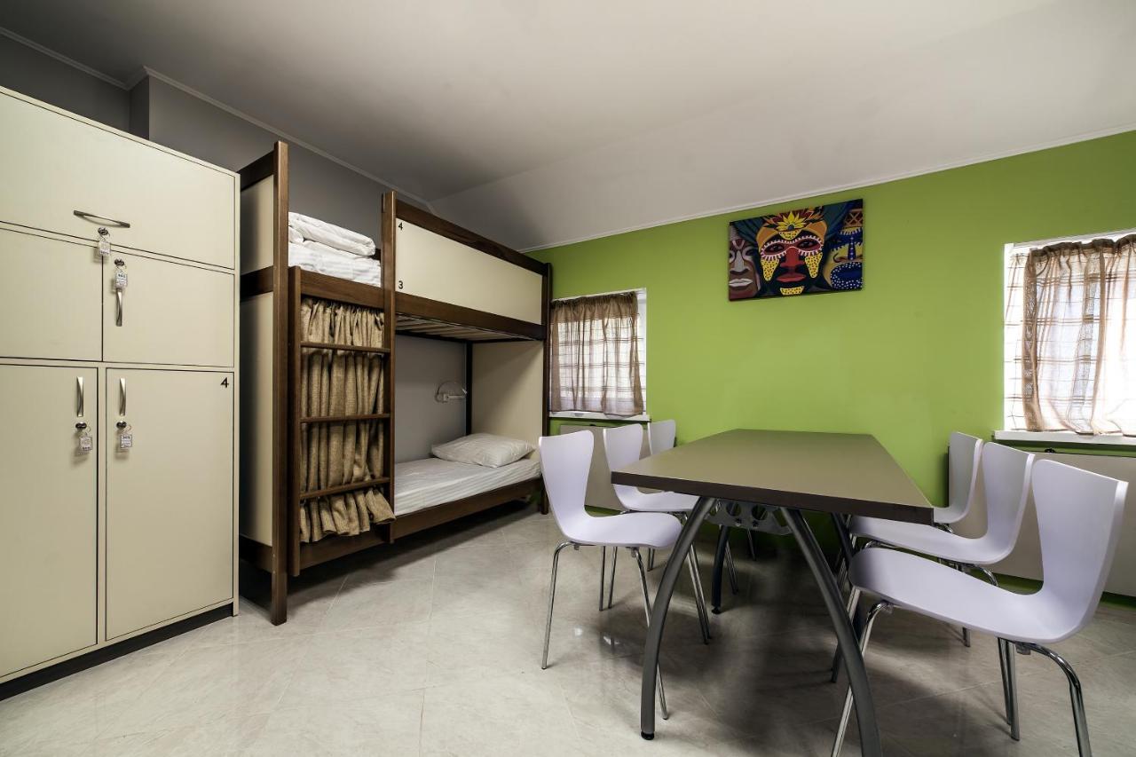 Ostriv Hostel Lviv Exterior photo